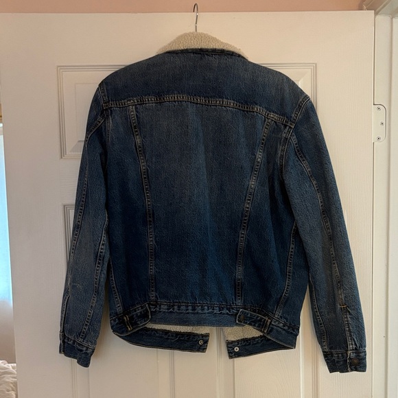 Levi's Blue Denim Jacket with Sherpa Lining - Picture 4 of 4